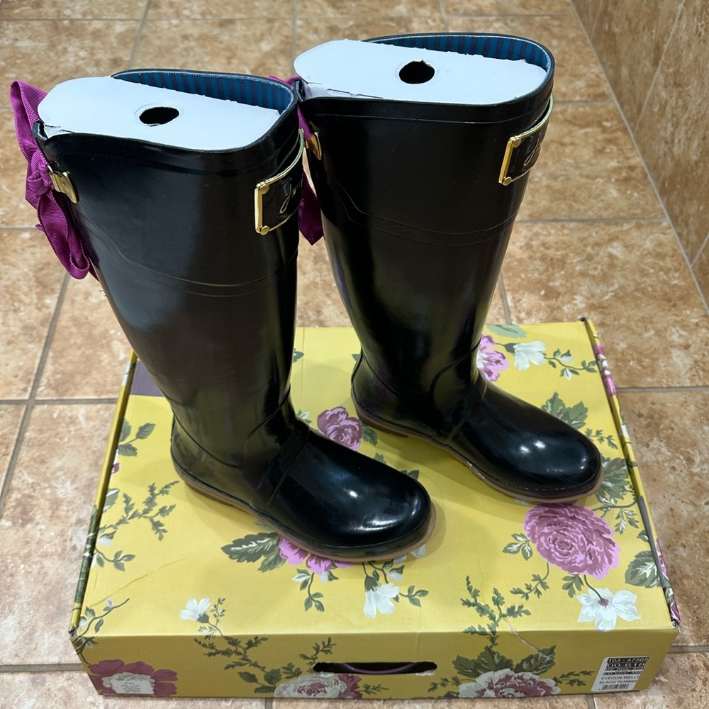 Joules Black Rain Boots with Purple Bow
